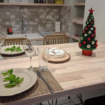 M&E House Apartment อายิโอสนิโกลาโอส ภายนอก รูปภาพ