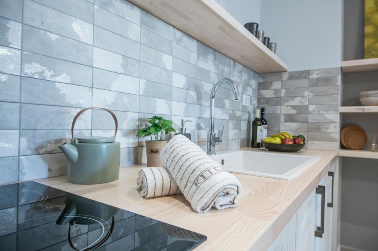 M&E House Apartment อายิโอสนิโกลาโอส ภายนอก รูปภาพ