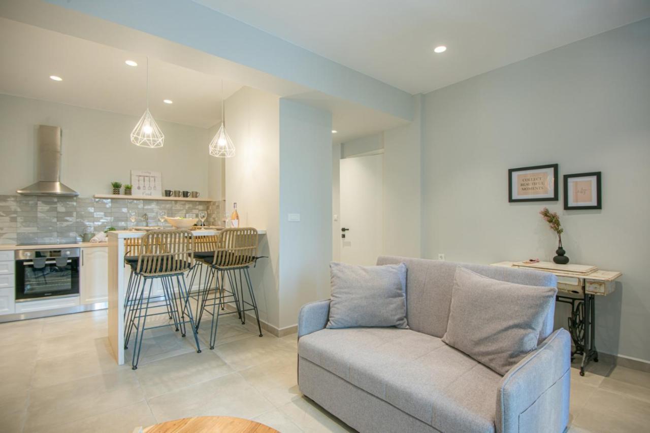 M&E House Apartment อายิโอสนิโกลาโอส ภายนอก รูปภาพ