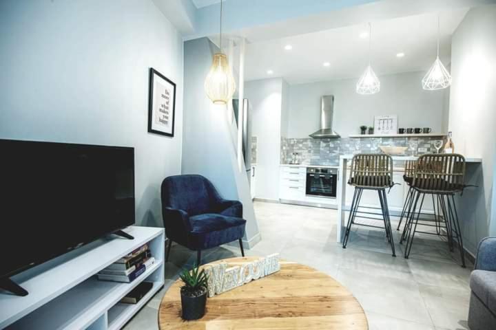 M&E House Apartment อายิโอสนิโกลาโอส ภายนอก รูปภาพ